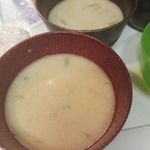 コーンと卵の豆乳味噌スープ